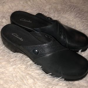 Clark’s slip-on clog